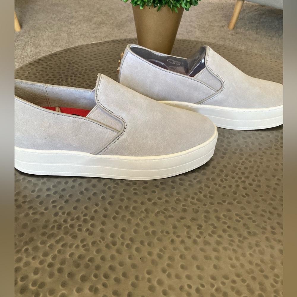 Skecher Street Rise-It Women Platform Sneakers. Light grey (suede-like). Size 8.